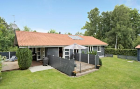 3 Bedroom Beautiful Home In Hadsund Hadsund